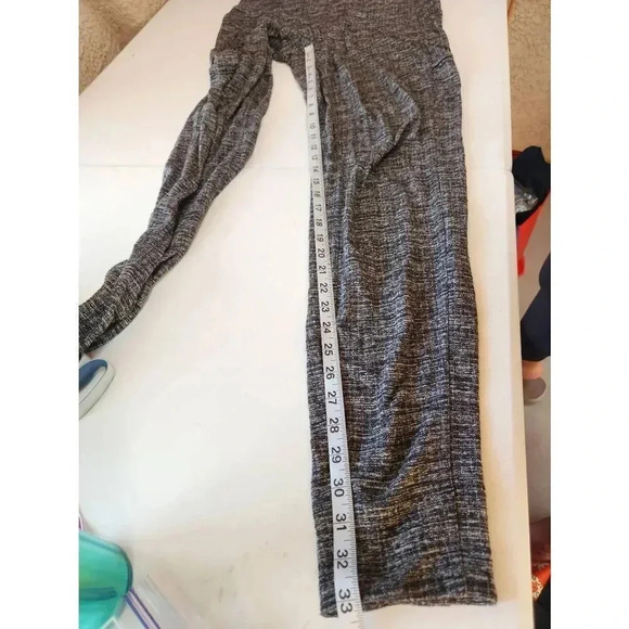 Lululemon Run On Joggers Gray Heathered Size 6 - Picture 9 of 11